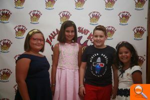 ‘Tira de traca’ per a les representants de 2018 de la Falla Sant Blai  - (foto 2)