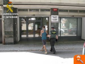 La Guardia Civil detiene a 2 personas implicadas en 9 robos con fuerza en viviendas