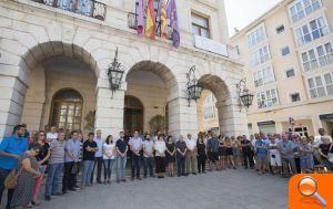Gandia mostra la seua solidaritat amb el poble de Barcelona - (foto 3)