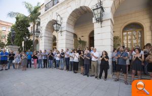 Gandia mostra la seua solidaritat amb el poble de Barcelona - (foto 4)