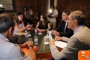 El Consell defensa 'la llibertat i la democràcia front a la por i el fanatisme provocats pel terrorisme' - (foto 4)