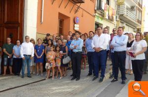 Ontinyent condemna els atemptats de Barcelona i Cambrils - (foto 2)