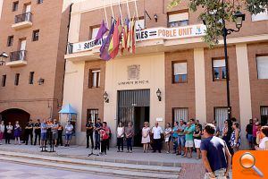 Puçol recorda les víctimes de Barcelona - (foto 3) Puçol recorda les víctimes de Barcelona - (foto 3)