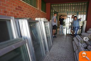 La regidora d'Educació i el regidor d'Obres i Serveis visiten les obres de millora al CEE Baix Maestrat - (foto 3)