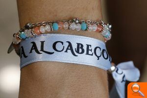 Una polsera beneïda per a identificar els pelegrins que realitzen la romeria al Cabeçol segons la tradició - (foto 3)