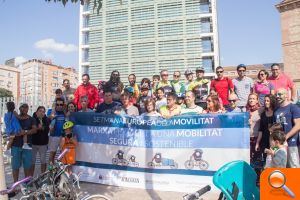 Alaquàs, Aldaia i Xirivella es desplacen en bici fins a València per reivindicar el carril bici - (foto 3) Alaquàs, Aldaia i Xirivella es desplacen en bici fins a València per reivindicar el carril bici - (foto 3)