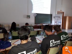 Los alumnos de T’Avalem Nules participan de una jornada-taller sobre emprendedurismo en sociedades laborales - (foto 2) Los alumnos de T’Avalem Nules participan de una jornada-taller sobre emprendedurismo en sociedades laborales - (foto 2)