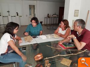 Alzira instal·larà una escultura de bronze d'una fallera i un faller - (foto 2)