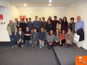 Dos alumnes formats per la UV, premiats en les Olimpíades de Física Internacional i Iberoamericana - (foto 2) Dos alumnes formats per la UV, premiats en les Olimpíades de Física Internacional i Iberoamericana - (foto 2)