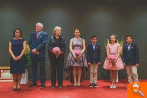 La Falla Primitiva proclama a Estefanía Monserrat com a Fallera Major 2018 de la comissió - (foto 2)