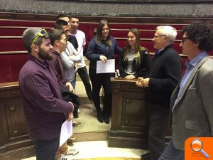 Joan Ribó lliura els diplomes Europass a l’alumnat participant a "Young Employment Door" - (foto 2) Joan Ribó lliura els diplomes Europass a l’alumnat participant a "Young Employment Door" - (foto 2)