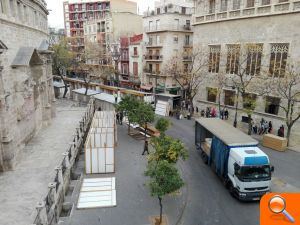 Comerç millora el mercadet del centre i potencia el seu caràcter nadalenc