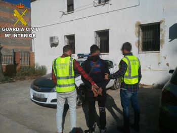 La Guardia Civil detiene a 2 varones implicados en la sustracción de 19 ciclomotores