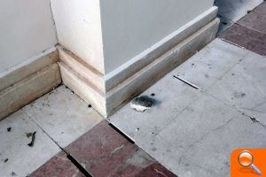 El PSOE denuncia el desprendimiento de cascotes en el auditorio Julio Iglesias - (foto 2) El PSOE denuncia el desprendimiento de cascotes en el auditorio Julio Iglesias - (foto 2)