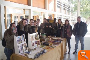 L'Institut Clara Campoamor d'Alaquàs celebra amb èxit el tradicional Mercat Solidari de Nadal