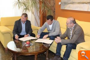 L'Ajuntament de Sagunt i Saguncenter SL signen un acord per a facilitar la inserció laboral d'aturats - (foto 3)