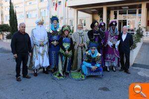 Los Reyes Magos reparten ilusión entre los mayores y los niños de Torrevieja