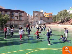 L'Escola de Nadal d'Almenara tanca les seues portes amb una fira solidària - (foto 5)