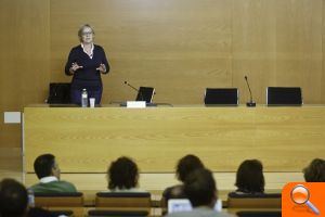 Nieves González anima a l’alumnat de doctorat a explorar altres plataformes per a fer difusió de la investigació - (foto 3)