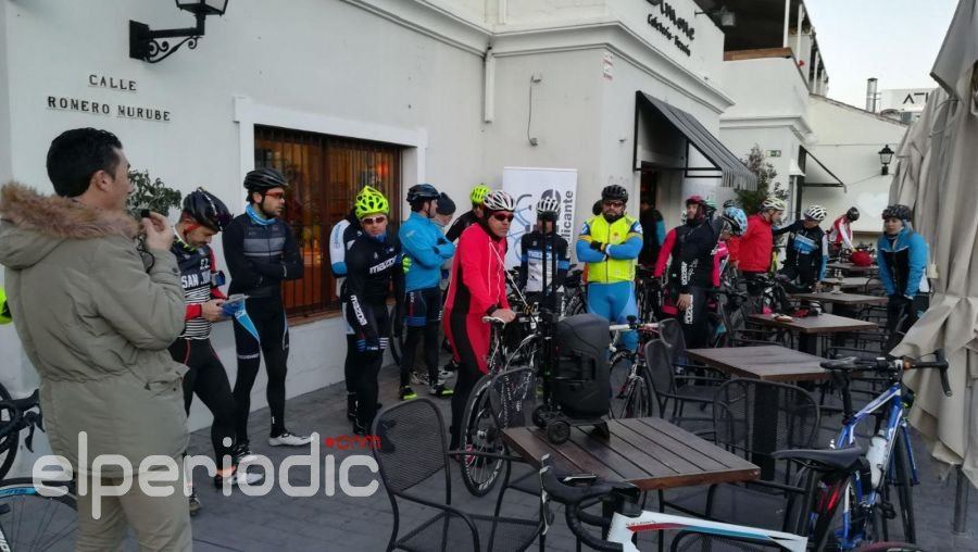 La primera prueba brevet de ciclismo randonneur que se celebra en Alicante parte con 137 participantes
