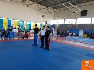 Nou ors i quatre plates per al Club Yoko-Kan d'Almussafes en l'autonòmic junior de Kick-Boxing - (foto 3)