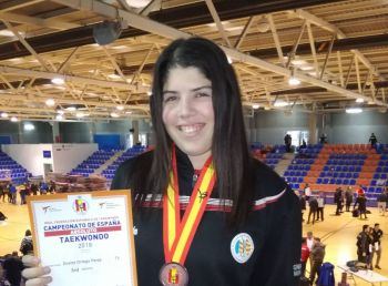 Desiree Ortega tercera de España senior de taekwondo