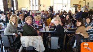 Las mujeres de Oropesa del Mar celebran el 8 de marzo con una comida