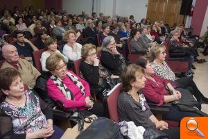 Callosa d'en Sarrià rinde homenaje a las mujeres dedicadas a la enseñanza en los años 60 y 70 - (foto 2) Callosa d'en Sarrià rinde homenaje a las mujeres dedicadas a la enseñanza en los años 60 y 70 - (foto 2)