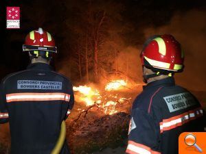 Incendio en la Urbanización del Pantano de L’Alcora - (foto 2)