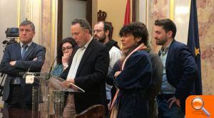 La familia de acogida de Koria exige pruebas de su contacto al diputado de Compromís que la visitó