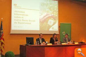 Mercedes Alonso ha participado esta mañana en la jornada del bono social eléctrico - (foto 2)