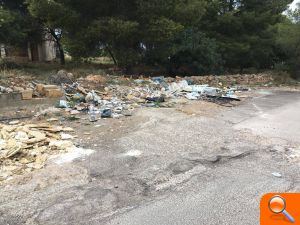 El PP ruega al PSPV que "no extienda al término municipal el abandono y suciedad que reina en el casco urbano" - (foto 3) El PP ruega al PSPV que "no extienda al término municipal el abandono y suciedad que reina en el casco urbano" - (foto 3)
