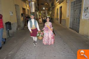 La Falla Calp Vell rinde homenaje a la patrona de Calp en la tradicional Ofrenda de flores - (foto 2)