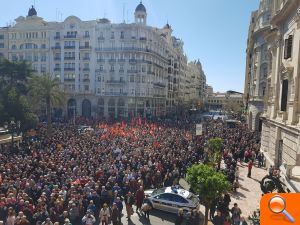 El equipo de Gobierno asiste a la manifestación por las pensiones