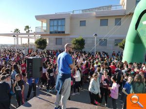 Los alumnos de secundaria disfrutan de una jornada deportiva en la Patacona - (foto 2)