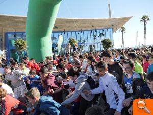Los alumnos de secundaria disfrutan de una jornada deportiva en la Patacona - (foto 7)