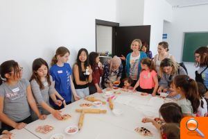 Cocina Multicultural en l’Alfàs con el Taller “Todo el Mundo a la Mesa”