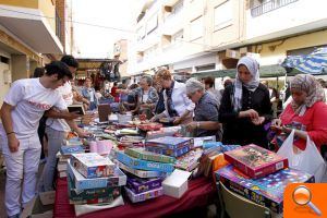 Los vecinos pueden hacer sus donaciones en el instituto con motivo del mercadillo solidario - (foto 2) Los vecinos pueden hacer sus donaciones en el instituto con motivo del mercadillo solidario - (foto 2)
