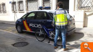 La Policía Nacional detiene a un hombre por 27 robos con violencia por tirones a mujeres 