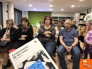 Pepa Guardiola reflexiona sobre l'ofici d'escriure i repassa la seua trajectòria en el Dia del Llibre  - (foto 6)