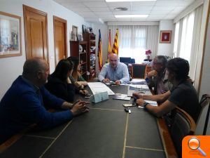 Ayuntamiento y AMPA organizan diferentes acciones para protestar por el retraso en la construcción del CEIP Gasparot