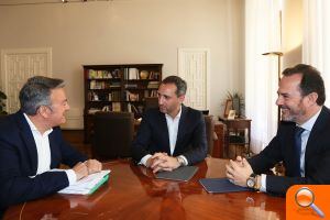 Los grupos de la Diputación acercan posturas para alcanzar un gran pacto que permita invertir 31 millones de euros en los municipios de la provincia - (foto 2) Los grupos de la Diputación acercan posturas para alcanzar un gran pacto que permita invertir 31 millones de euros en los municipios de la provincia - (foto 2)