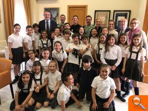 La Subdelegación del Gobierno informa a los alumnos del Colegio Nuestra Señora de la Consolación sobre el acoso escolar y el ciberbullying - (foto 2)