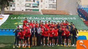 El Ayuntamiento de Orihuela muestra su apoyo al Orihuela C. F. antes del último partido de la temporada