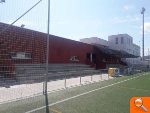 El veïnat decidix invertir en la platja, en instal·lacions esportives i crear el jardí botànic Joan Pellicer