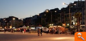 La artesanía vuelve a ser la protagonista en la playa Centro de la Vila Joiosa