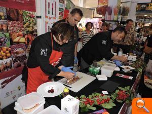 La cirera de la Vall de Gallinera exhibeix tot el seu potencial en una nova jornada de Menja’t la Marina - (foto 3) La cirera de la Vall de Gallinera exhibeix tot el seu potencial en una nova jornada de Menja’t la Marina - (foto 3)