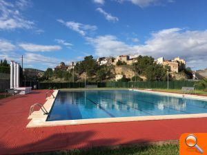 Les Coves de Vinromà condiciona la piscina municipal