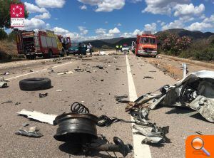 Fallece un joven en un choque entre un camión y una furgoneta en la Vall - (foto 3)