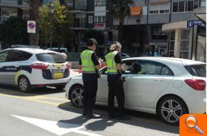 La Policia Local realitza una campanya contra les distraccions al volant i una altra d'alcoholèmia